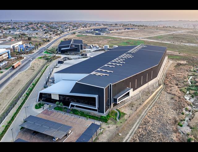 11,114M² WAREHOUSE TO LET IN SAMRAND BUSINESS PARK